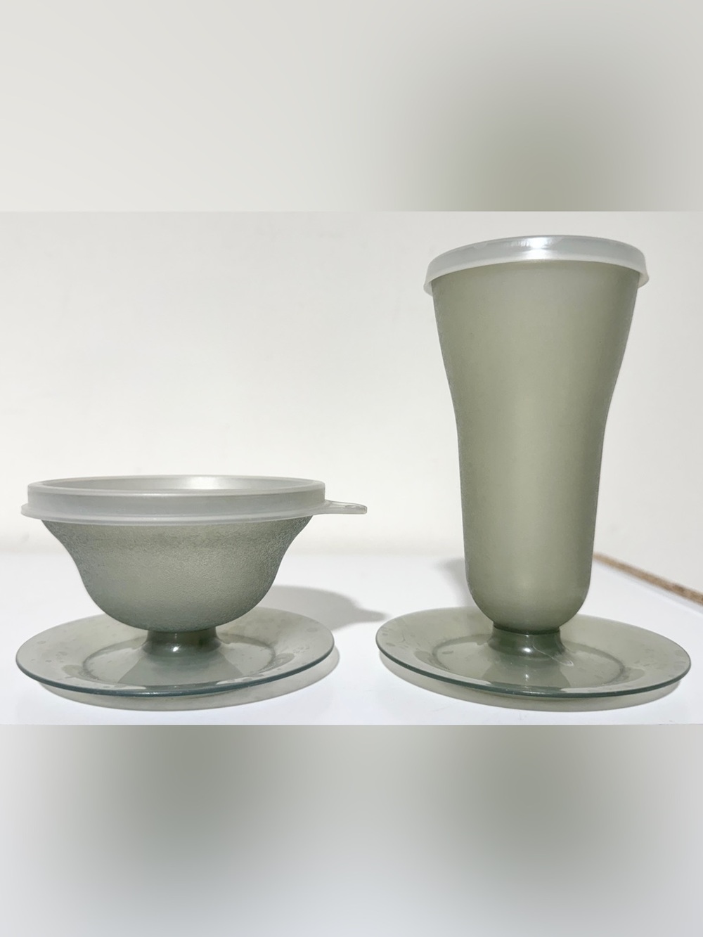 Tupperware Parfait & Sundae Cups 754-25 Smokey Gray w/ Lids & Bases Set of 12